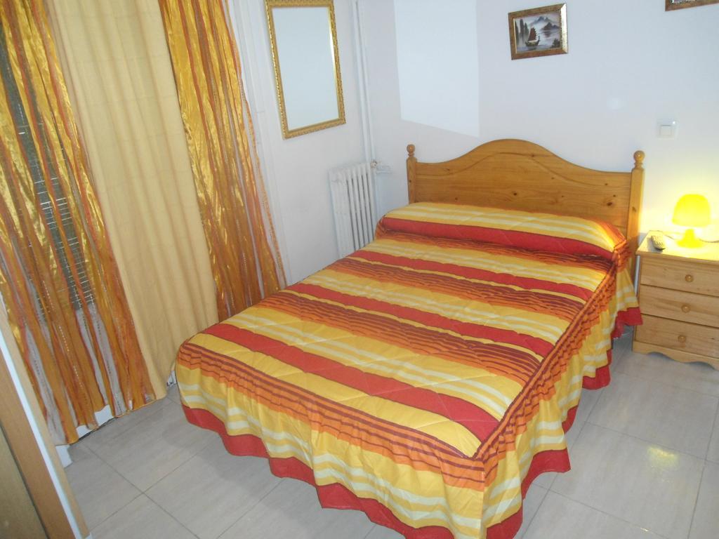 Hostal Florida Madrid Bagian luar foto