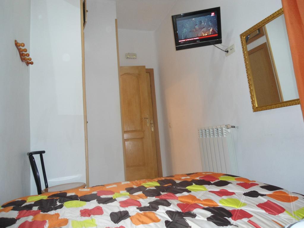 Hostal Florida Madrid Bagian luar foto