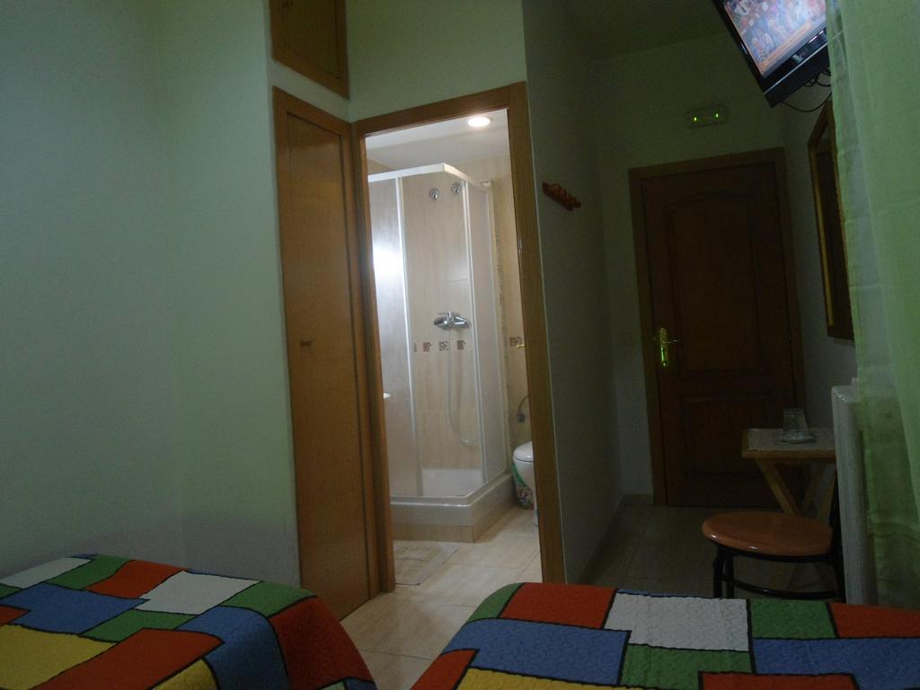 Hostal Florida Madrid Bagian luar foto