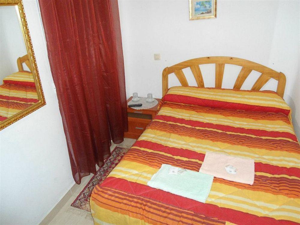 Hostal Florida Madrid Bagian luar foto