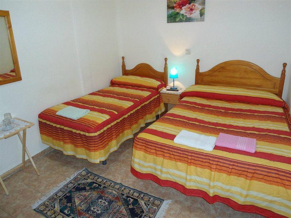 Hostal Florida Madrid Bagian luar foto
