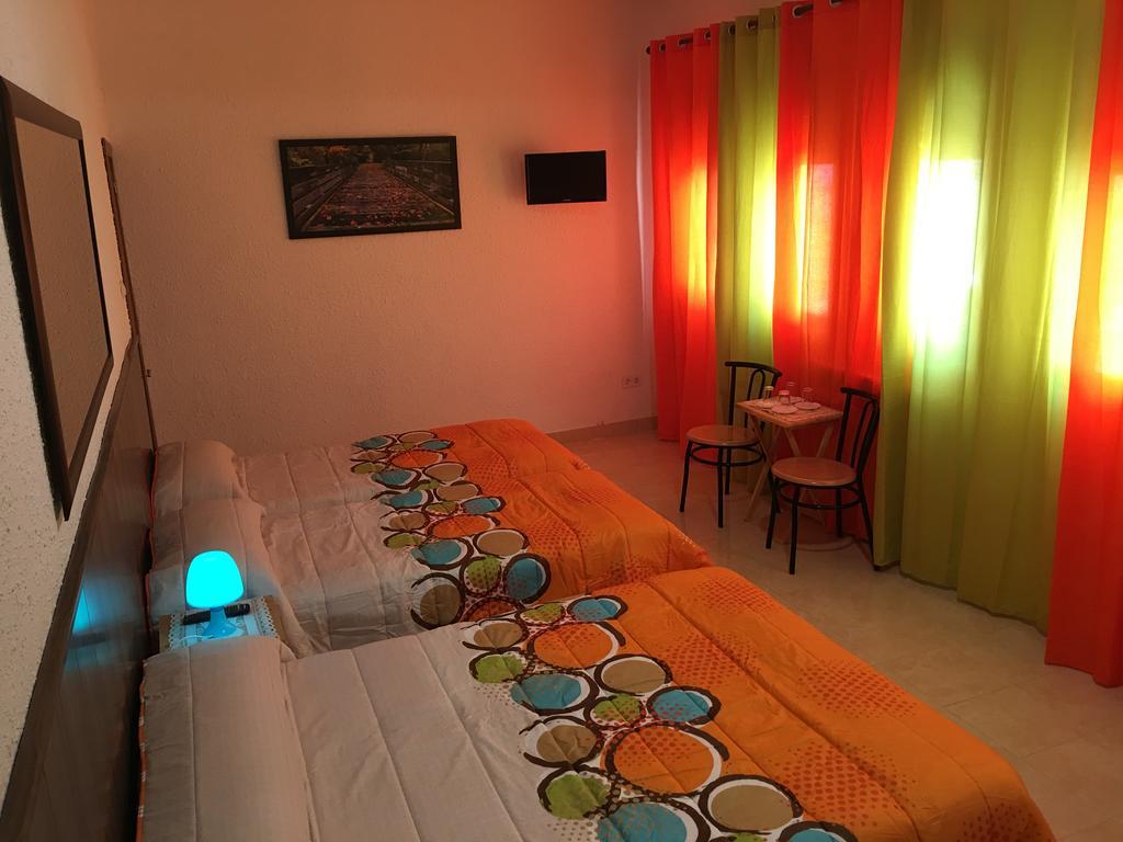 Hostal Florida Madrid Bagian luar foto