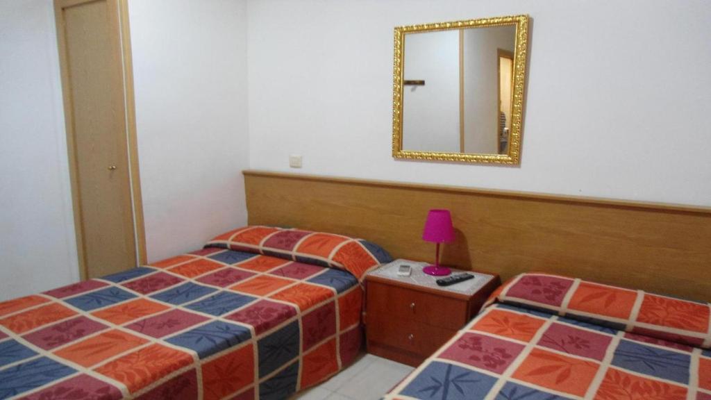 Hostal Florida Madrid Bagian luar foto