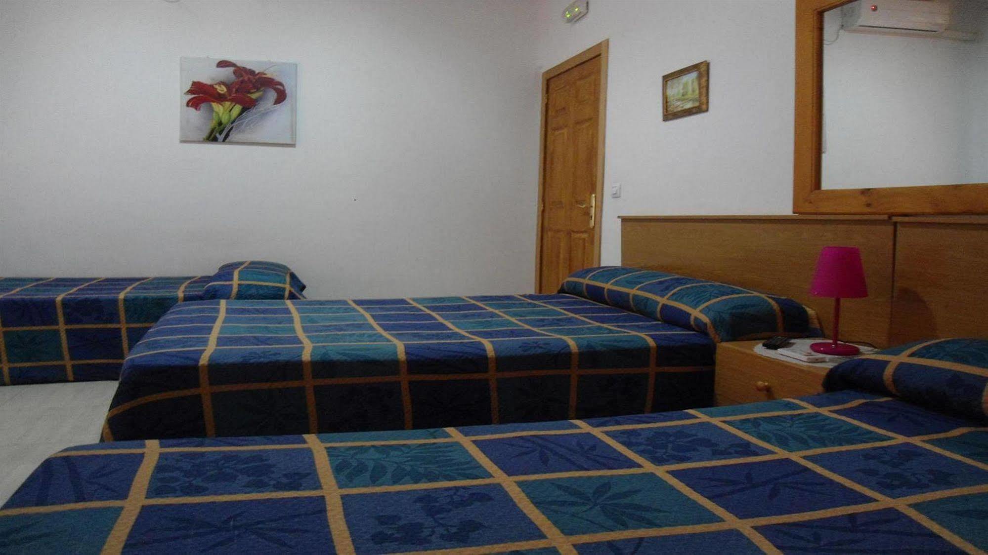 Hostal Florida Madrid Bagian luar foto