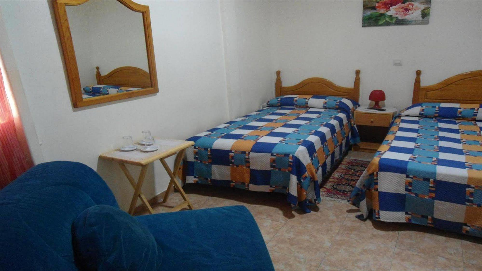 Hostal Florida Madrid Bagian luar foto