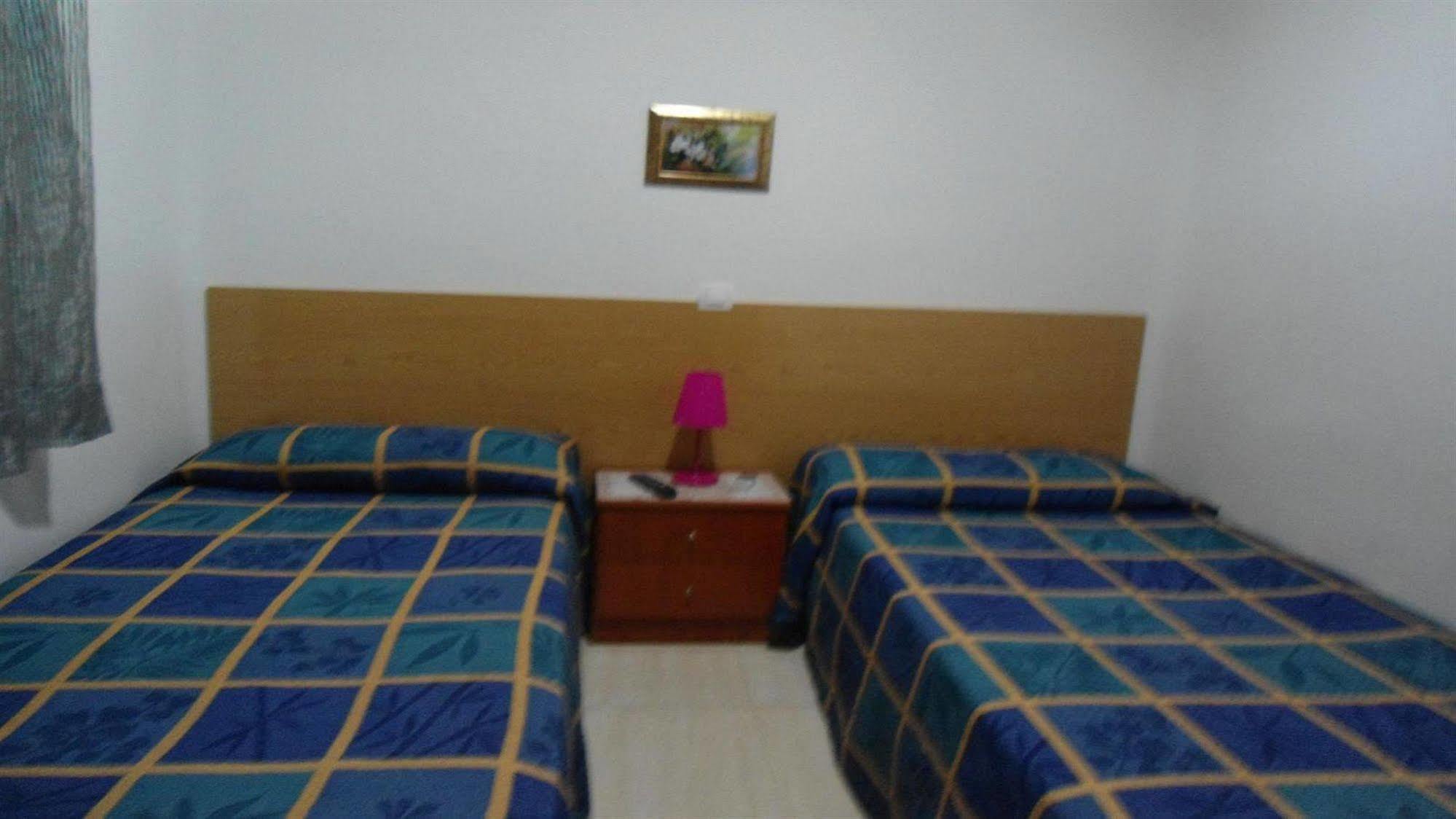 Hostal Florida Madrid Bagian luar foto