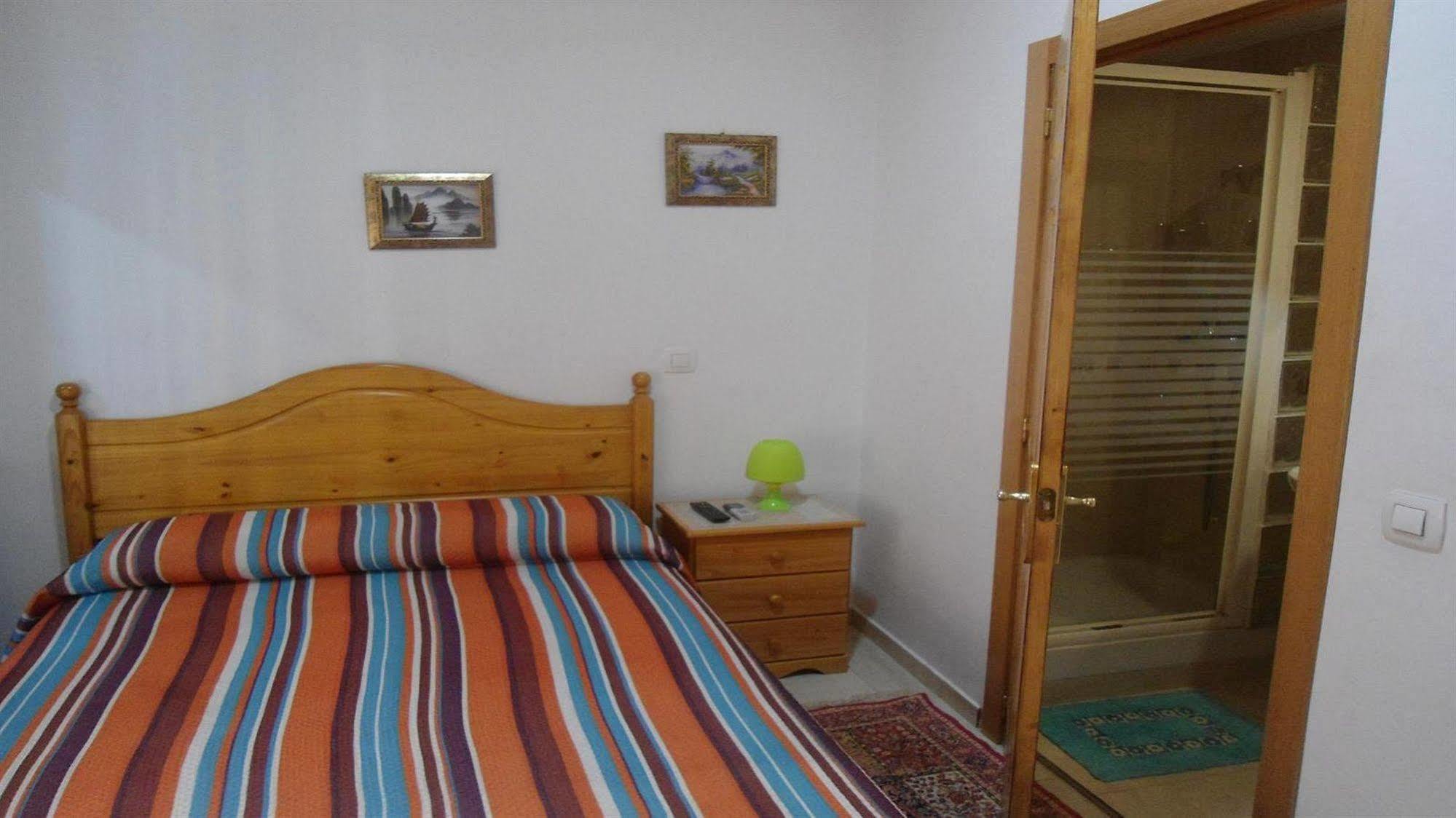 Hostal Florida Madrid Bagian luar foto