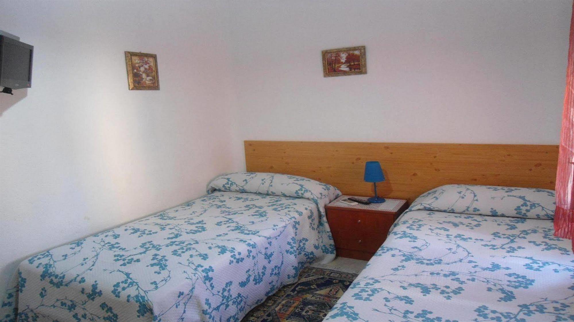 Hostal Florida Madrid Bagian luar foto