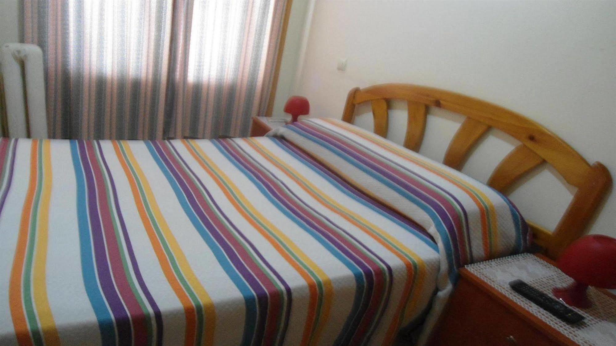Hostal Florida Madrid Bagian luar foto